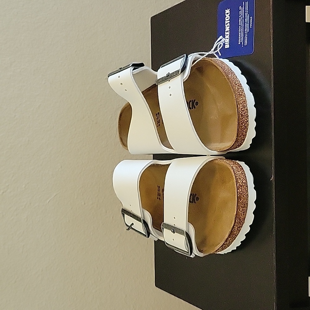 Size EU 37 NWT white Birkenstock Arizona Birko-Flor slip-on sandals